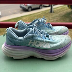 HOKA Women’s Bondi 8 in great condition!